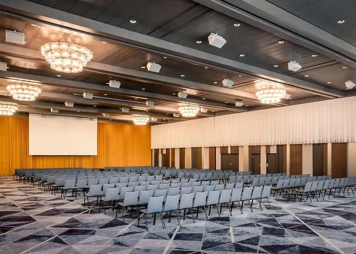 Отель Frankfurt Marriott 5*