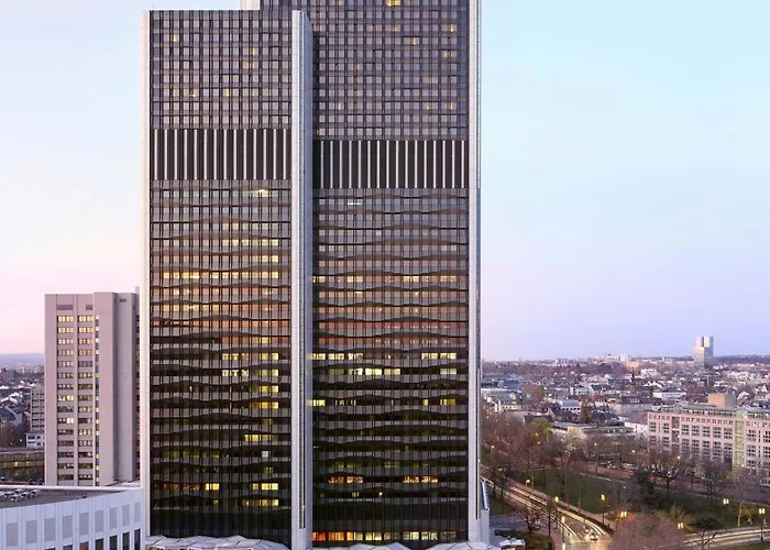 Отель Frankfurt Marriott 5*