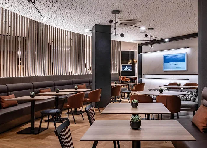 Отель Frankfurt Marriott 5*