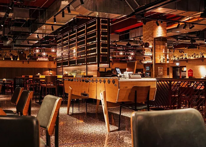 Отель Frankfurt Marriott 5*